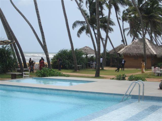 Saffron Beach Hotel Wadduwa Exterior foto