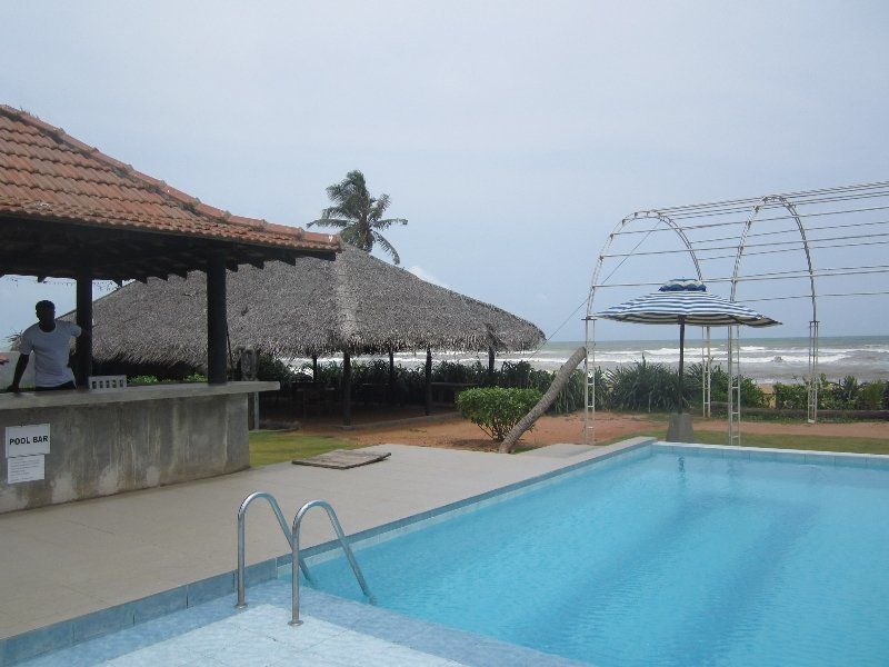 Saffron Beach Hotel Wadduwa Exterior foto